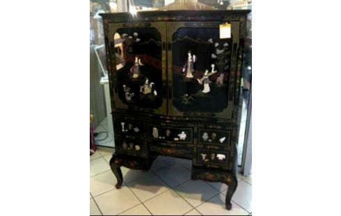 ARMOIRE CHAPEAU DE GENDARME