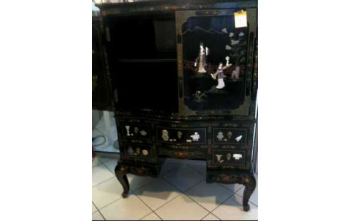 ARMOIRE CHAPEAU DE GENDARME