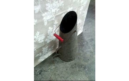 KOHLENSCHÜTTE METALL HOLZGRIFF VINTAGE ROT