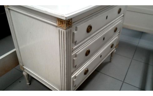 CHIFFONNIER STYLE LOUIS XVI BEIGE 3 TIROIRS