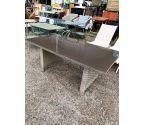 TABLE DE JARDIN STYLE ROTIN VERRE FUMÉ