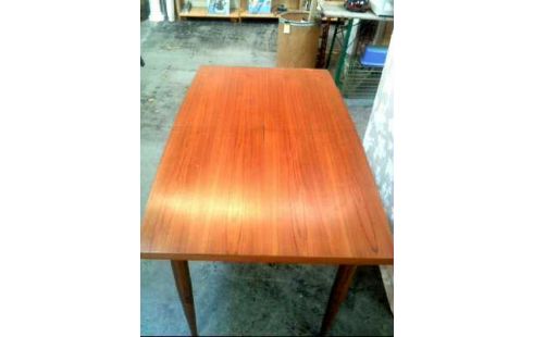 TABLE GIGOGNES