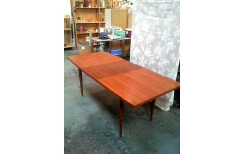 TABLE GIGOGNES