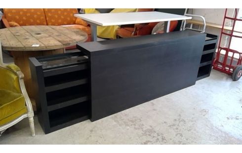 TETE DE LIT AVEC  RANGEMENTS INTEGRES