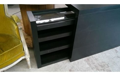 TETE DE LIT AVEC  RANGEMENTS INTEGRES