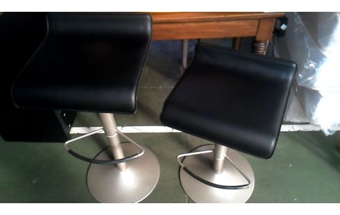 TABOURET DE BAR L UNITE NOIR SIMILI CUIR GRIS METAL