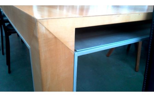 TABLE DE SALLE A MANGER FRENE ALUMINIUM