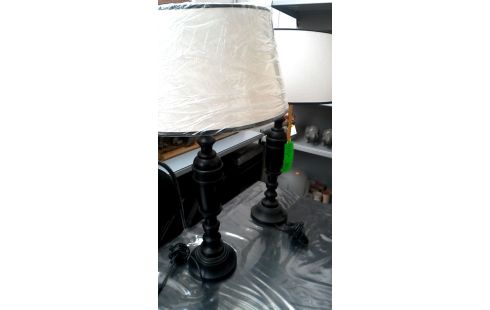 LAMPADAIRE NOIR L UNITE