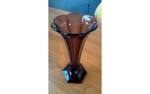 VASE, , TROMPETTE BORDEAUX GLACE