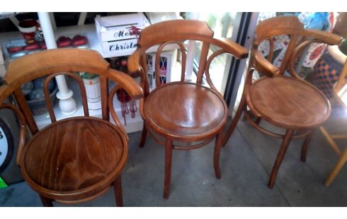 STOEL CAFE LOT VAN 3