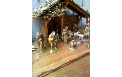 WEIHNACHTSKRIPPE HOLZ +FIGUREN 16-TLG.