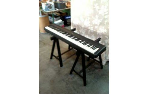 E-PIANO <YAMAHA> P-85 INKL. PEDAL