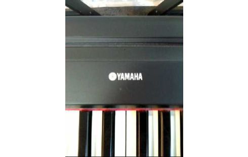 E-PIANO <YAMAHA> P-85 INKL. PEDAL