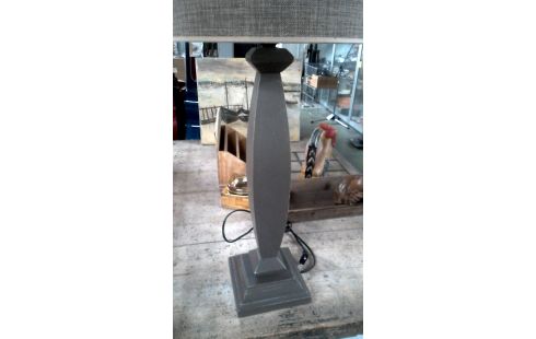 LAMPADAIRE GRIS