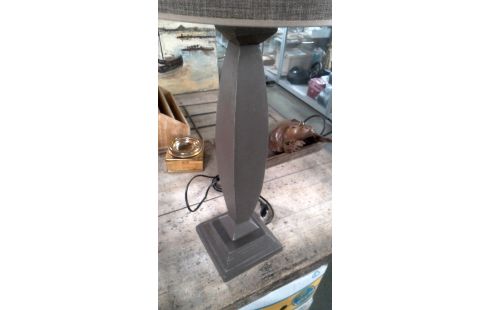 LAMPADAIRE GRIS