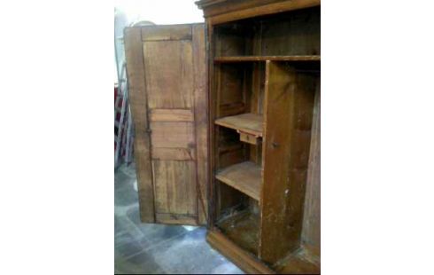 ARMARIO ANTIGUO DE COLGAR