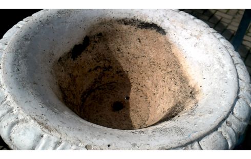 BLOEMBAK ROND BETON PER STUK