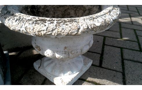BLOEMBAK ROND BETON PER STUK