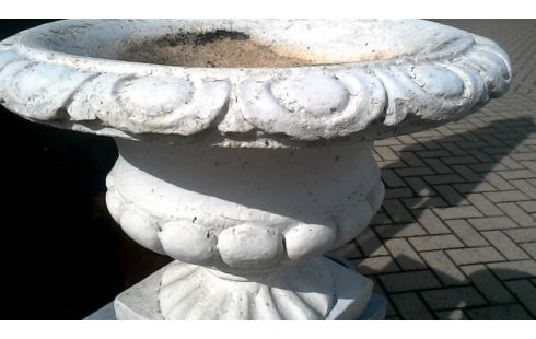 BLOEMBAK ROND BETON PER STUK
