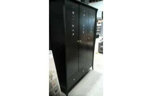 ARMOIRE 3 PORTES 