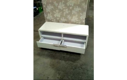 TABLE TV