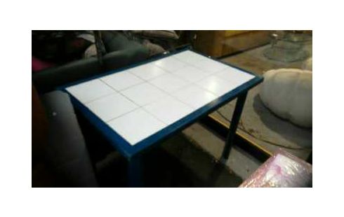 TABLE DE CUISINE  CARRELAGE BLEU