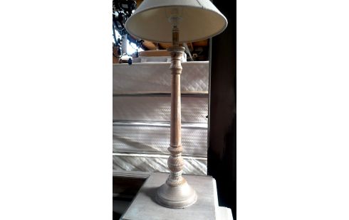 LAMPADAIRE CERUSE
