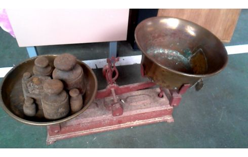BALANCE ANTIQUE