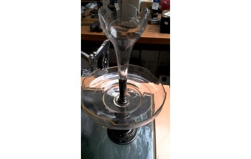 CALICE CRISTAL DESSUS PIED ARGENTE