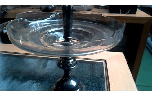 CALICE CRISTAL DESSUS PIED ARGENTE