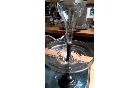 CALICE CRISTAL DESSUS PIED ARGENTE