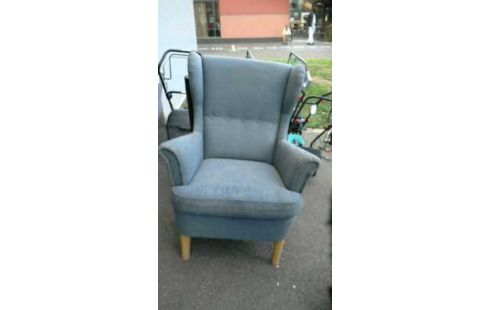 FAUTEUIL A OREILLE 