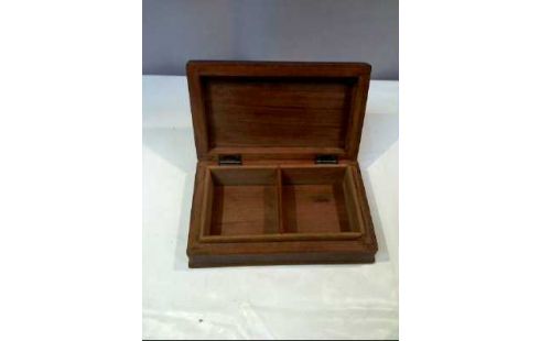 SCHATULLE HOLZ GESCHNITZT DUNKEL