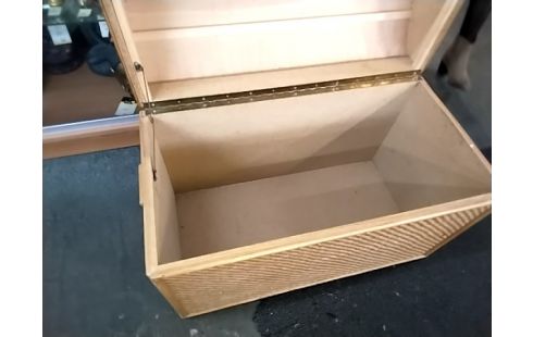 MALLE COFFRE EN OSIER