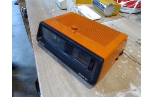 RADIO REVEIL VINTAGE ORANGE