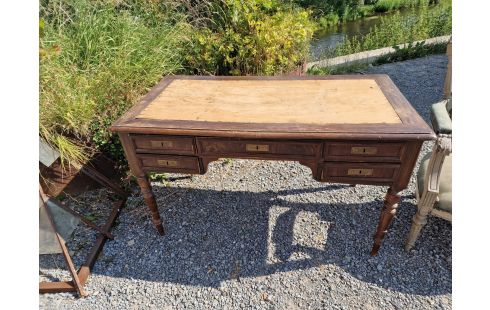 BUREAU ANCIEN À RESTAURER