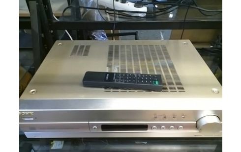 AMPLIFICATEUR SONY RXD 700 AVEC TELECOMMANDE