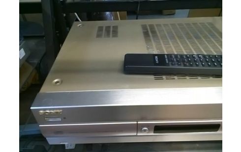 AMPLIFICATEUR SONY RXD 700 AVEC TELECOMMANDE