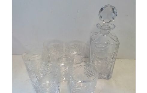 LOT DE 6 VERRES AVEC CARAFE