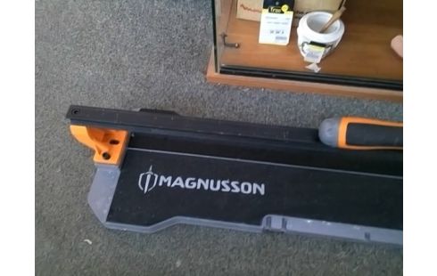 COUPE CARREAU MAGNUSSON