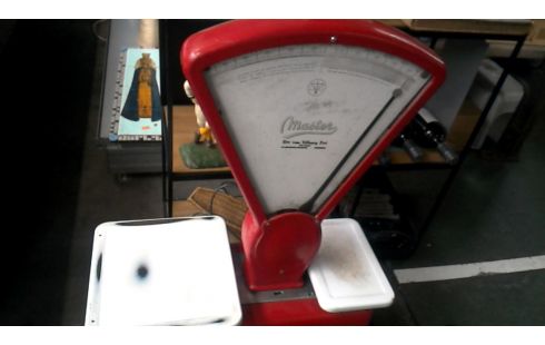 BALANZA 1 ROJO ANTIGUO