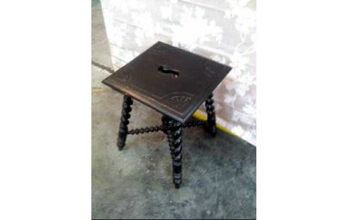 TABOURET NOIR