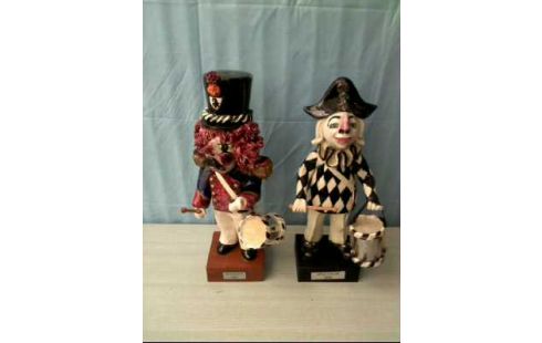 FASTNACHTSFIGUREN BASEL VERSCHIEDEN