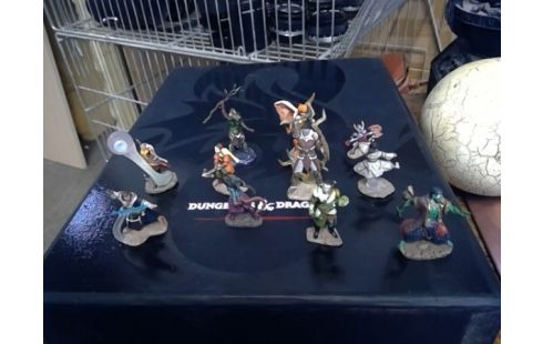 SET VAN 11 FANTASY FIGUURTJES