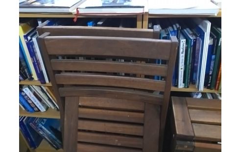 TABLE PLIANTE BOIS AVEC 2 CHAISES PLIANTES BOIS