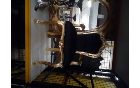 ZETEL ARMSTOEL ZWART EN GOUD