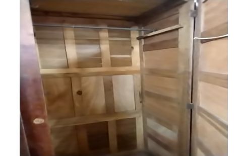 ARMOIRE Ancienne 2 portes sans cle sans etagere