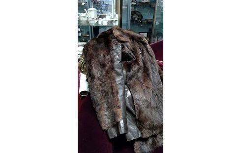 MANTEAU DE FOURRURE BIBELOT