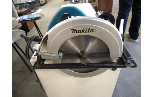 SCIE CIRCULAIRE MAKITA N5900B