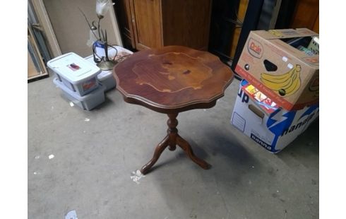 BIJZETTAFELTJE INLEGWERK